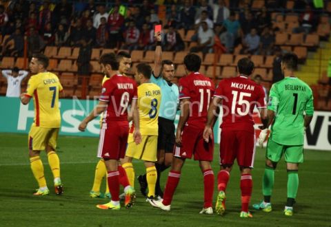 Сборная Румынии забила пять голов Армении, сборная Черногории — Казахстану