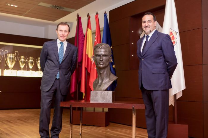 Cristiano Ronaldo gets new, more flattering bust at Real Madrid museum