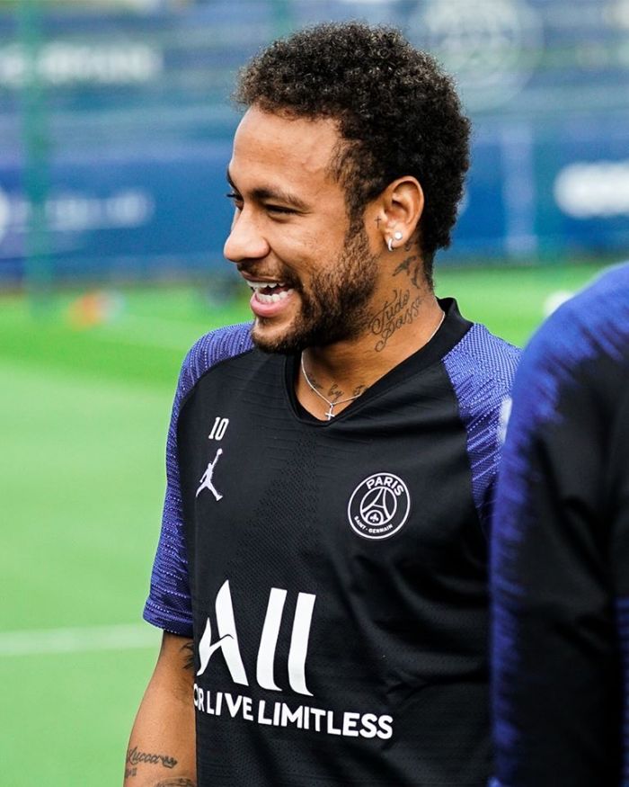 PSG do not mind exchanging Neymar with Griezmann and Dembele  NEWS.am