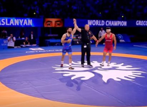 Karen Aslanyan defeats Azerbaijani rival to become world champion